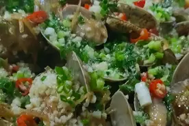 亲民小海鲜花甲，用葱油的方法制作，才能体现它特有的海鲜本味！