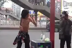 广州天桥下，乞丐歌手堪比原唱视频封面