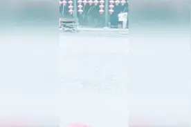 突发！太原青龙古镇景区突降冰雹 个头如核桃大小游客纷纷躲避