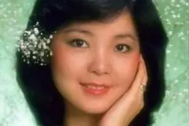 吉他弹奏的邓丽君经典名曲《星》喚起那年最纯的柔情。视频封面