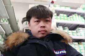 离过年就是几天了，生意惨淡，头疼感冒了，还要看店。