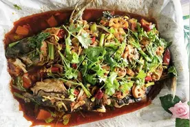 纸包鱼，教你在家自己做纸包鱼比外边的还好吃，喜欢的收藏视频封面