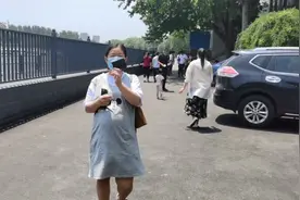 怀孕八个月去考驾照，考官对孕妇特别照顾，不到一小时直接拿证视频封面