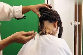 33岁女性去剪波波头，后脑勺以下全刮光，剪完不怕热，很时尚视频封面