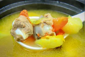 在家就能做的萝卜排骨汤，厨师长详细美食教程，一次一大盆不够喝视频封面