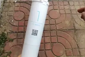 用了半年的小米净水器滤芯有多脏，拆开大家看看，一定要按时更换视频封面