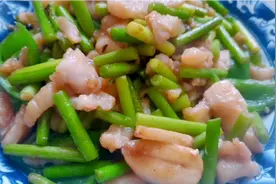 蒜苔炒鱼片家常做法味道鲜美，鱼肉没刺，大人孩子都可以吃