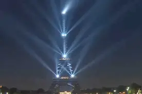 巴黎埃菲尔铁塔创意“灯光秀”震撼上演，喜庆130岁生日视频封面