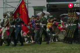 中国驻香港解放军三军仪仗队升旗仪式！看着振奋人心！视频封面