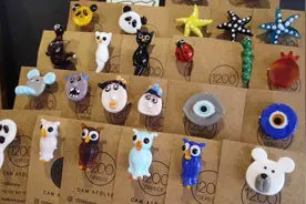 探访土耳其玻璃手工作坊，老爷爷现场吹制玻璃瓶，游客大玩DIY视频封面