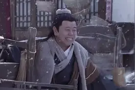 武大郎精打细算，准备年前多卖烧饼，挣更多的钱，居家好男人。视频封面