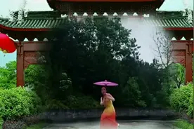 广场舞  伞舞《油纸伞》动作优美，舒转大方， 百看不厌