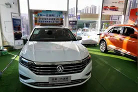 今天带大家试驾速腾1.2T动力到底肉不肉，这车居然还装了360全景