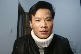 快速分辨皮鞋是否为真皮的小技巧。再也不用担心买到假皮鞋。视频封面