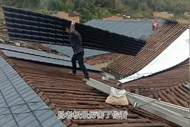 老房子屋顶漏雨换树脂瓦，昌老板承包了所有苦力活，厉害了视频封面
