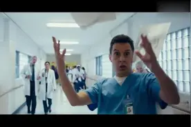 误闯医院女更衣室 丝袜护士装太辣眼视频封面