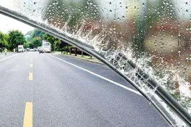 4S店建议全换雨刷器，果断选择自己换胶条，便宜又简单