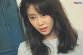 气质清纯的时尚美女，长相甜美可爱，举手投足都散发着知性魅力！视频封面