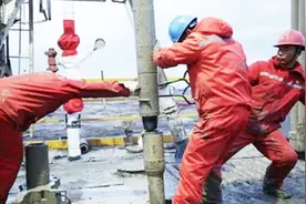 在大庆油田工作的员工，退休后每月能拿多少退休金？视频封面
