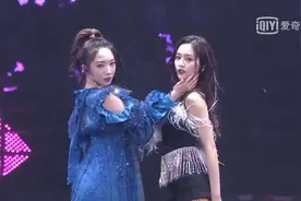 孟美岐、吴宣仪火辣双人椅子舞，最后全场引粉丝尖叫视频封面