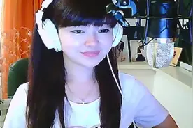 美女主播紫菱翻唱经典老歌-《走过咖啡屋》,人美歌也美