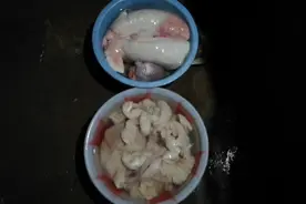 鸡蛋哥花150块钱买了一副猪内脏，这价格贵吗，看官们怎么看？视频封面