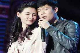 张柏芝小沈阳深情演唱，衬衣扣子突然崩开，小沈阳眼睛暴露了人品视频封面