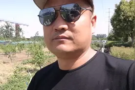 实拍江苏新沂啤酒厂办公楼拆迁，十年了，钢筋都烂掉了视频封面