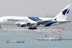 马来西亚航空A380客机在香港机场起降合集视频封面