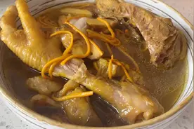 炖鸡汤加入松茸这种食材，汤炖出来太好喝了，松茸土鸡汤的做法视频封面