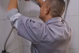 热水器混水阀接头漏水，怎样维修？视频封面