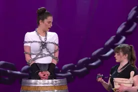 美女魔术348-水下逃脱魔术