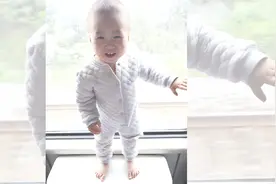 爸爸1个人带1岁宝宝坐2天火车，身上有这5样东西，一路轻松不求人视频封面