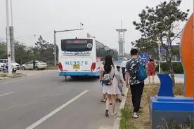 【旅游攻略】来山东日照洗海澡？吴家台海水浴场，是个免费好去处