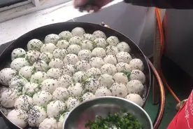 就是这个速冻生煎包，让我打倒了三个胖子，就问你服不