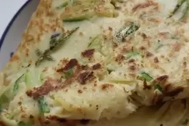 西葫芦丝面糊饼，煊软脆香，简单方便，老人孩子都喜欢吃