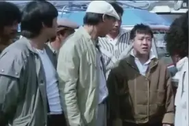 福星高照：五福星欺软不成反被围攻，最后曾志伟说的话太可爱了