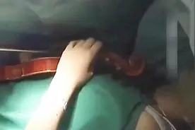 女子患上脑部血管瘤 必须做开颅手术 竟一边做手术一边唱歌拉琴视频封面