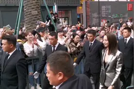 台湾女神张钧甯来宁波了 简直人山人海呀 粉丝们有福了视频封面