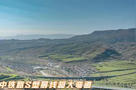 宝中铁路在关中西部画了一个巨大的S型弯道，取直道不是更加方便