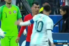 全面回顾梅西如何被红牌罚下，现场解说直言裁判判罚没问题！视频封面