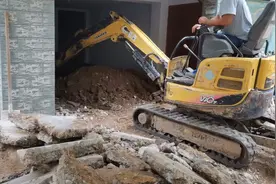 车库水泥地面返潮，该怎么处理呢？要从根上来治理，今天长见识了视频封面