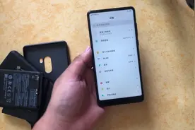 2020年开箱2017年旗舰小米MIX2，卖家还送了两块电池？视频封面