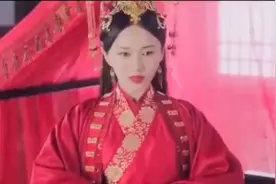 一个大老爷们儿结个婚还戴面具，长的太丑？视频封面