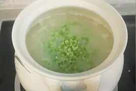 皮蛋干贝瘦肉粥这样做，我能把锅都舔干净，太好吃了视频封面