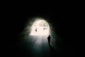 唯一禁止女性出国的国家理由让人无语，长的漂亮也成了一种视频封面
