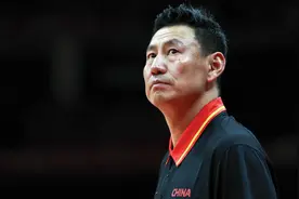 李楠出任江苏男篮主教练，与儿子聚首，CBA新一对父子兵呼之欲出视频封面