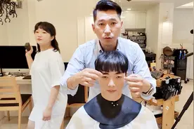 男发别总是“两侧铲光”了，当下流行“齐刘海”碎发，更帅更时尚