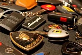 拥有6大知名跑车品牌，为什么意大利盛产顶级跑车?视频封面