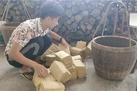 传统习俗“七月半”烧纸钱祭祖，用钱印还要写上字，原因是这样的视频封面